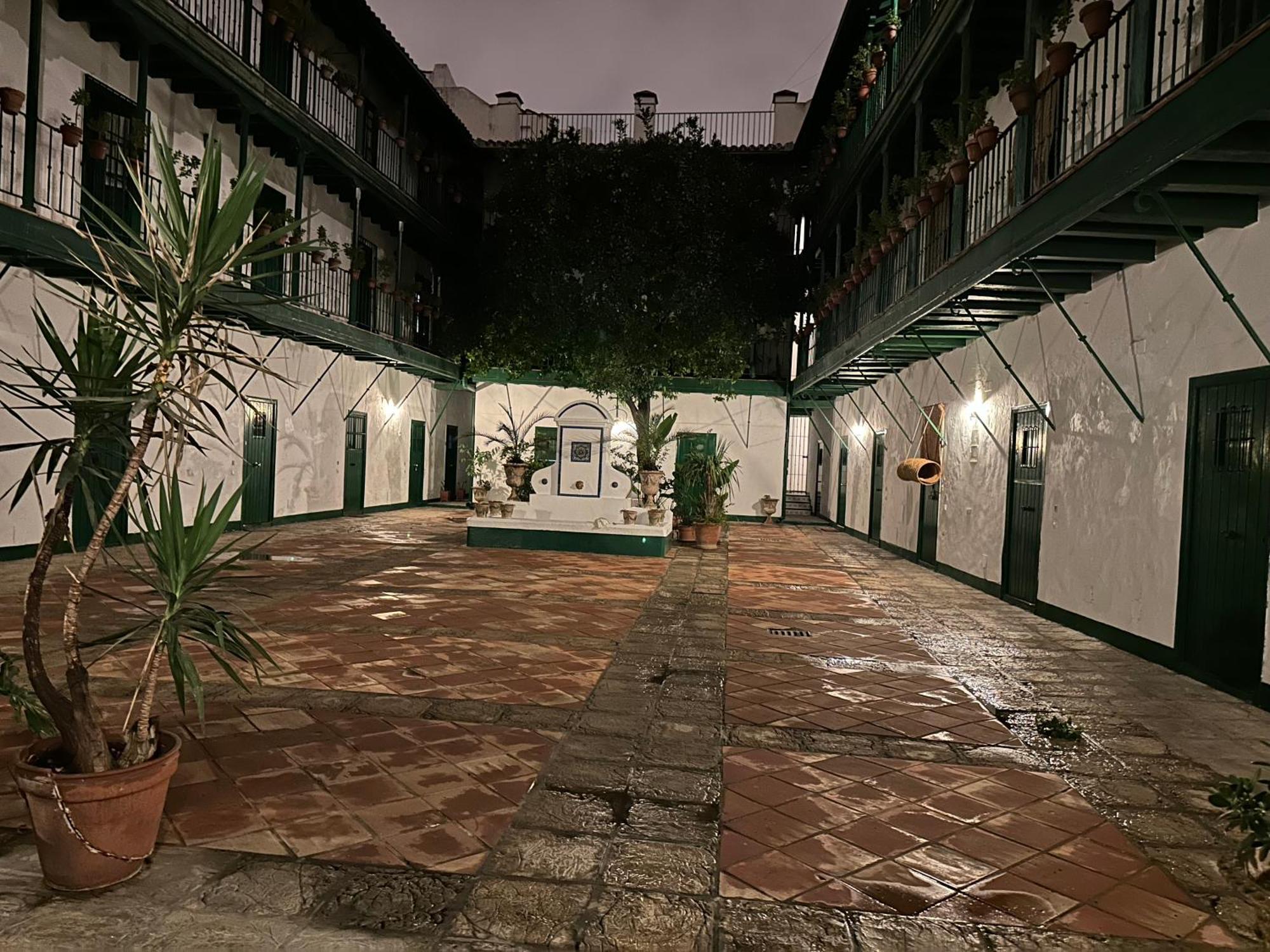 Casa Duque Compartida Familiar 1-Habitacion Con Bano Propio Seville Luaran gambar